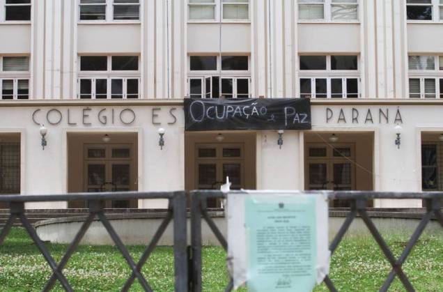 Ocupa&ccedil;&atilde;o no Col&eacute;gio Estadual do Paran&aacute; impede a realiza&ccedil;&atilde;o da prova do Enem, en Curitiba (Vagner Ros&aacute;rio/VEJA.com)