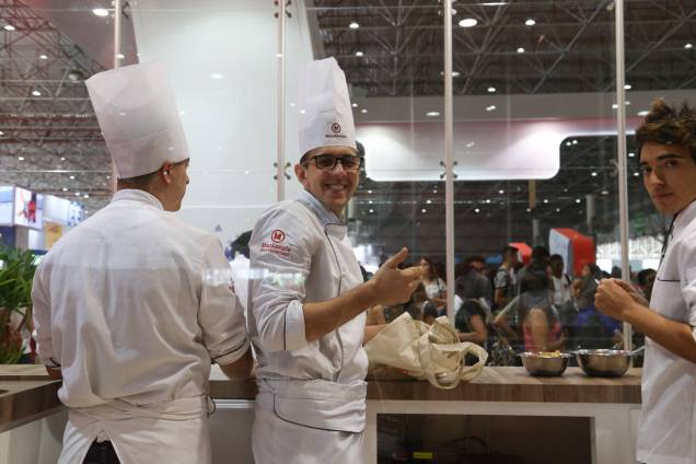 A Feira Guia do Estudante 2017 rolou entre os dias 14 e 16 de setembro no Anhembi, em São Paulo. Os visitantes puderam conferir palestras, simulados, jogos, testes vocacionais, dicas de estudo, orientação vocacional, informações de cursos no exterior, dicas de financiamento estudantil, oficinas profissionais e muito mais. A Feira Guia do Estudante 2017 rolou entre os dias 14 e 16 de setembro no Anhembi, em São Paulo. Os visitantes puderam conferir palestras, simulados, jogos, testes vocacionais, dicas de estudo, orientação vocacional, informações de cursos no exterior, dicas de financiamento estudantil, oficinas profissionais e muito mais.