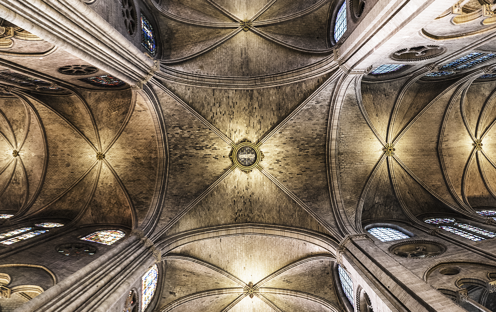 Abóbadas em cruzaria e arcos ogivais