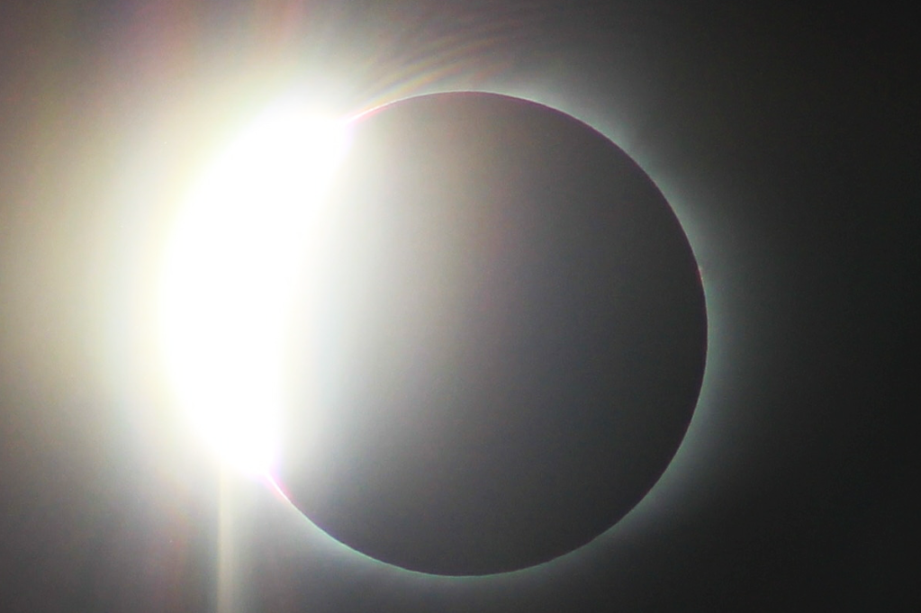 A diferença entre eclipse total e parcial e como isso cai no vestibular