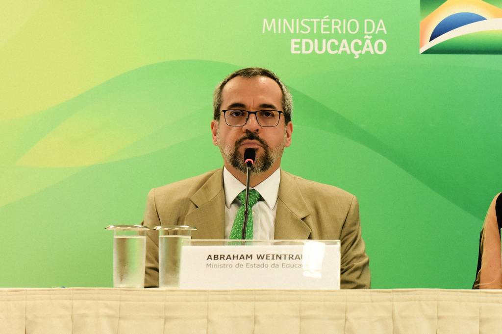 MEC anuncia desbloqueio de R$ 1,2 bilhão das universidades federais