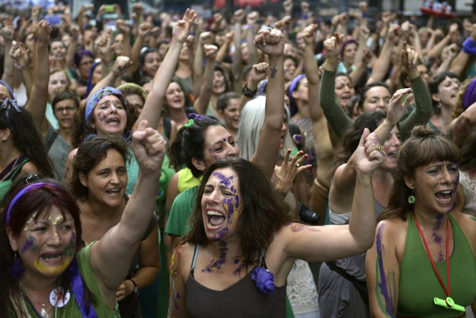 Argentina aprova legalização do aborto