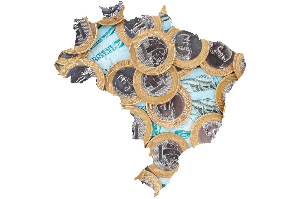 Brazilian 1 Real coins and 100 Reais bank notes