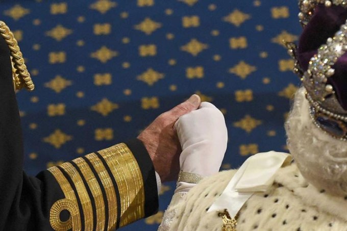 A rainha Elizabeth II e o príncipe Philip em cerimônia oficial