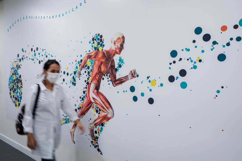 Corredor das salas de aula Corredor das salas de aula