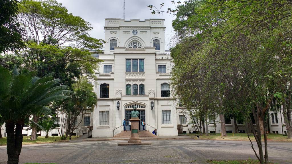 Cursinho gratuito da Medicina da USP está com inscrições abertas