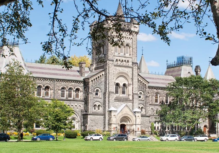 universidade de toronto, no canadá