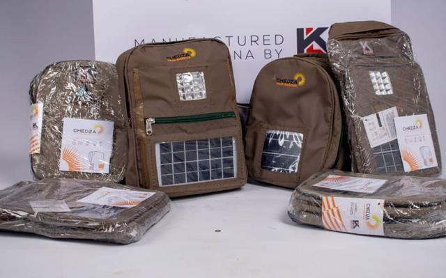 Mochilas com placas solares Mochilas com placas solares