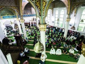 Religiao-Mesquita Refugiados sírios fazem oração na Mesquita Brasil, em São Paulo (SP), em almoço de confraternização