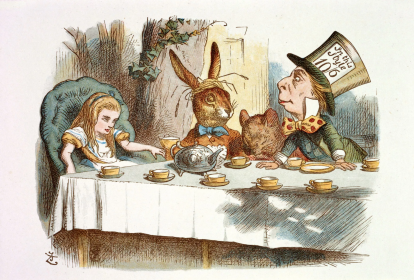 Ilustração de Alice no País das Maravilhas mostra Chapeleiro Maluco, Alice e Lebre Maluca numa mesa de chá