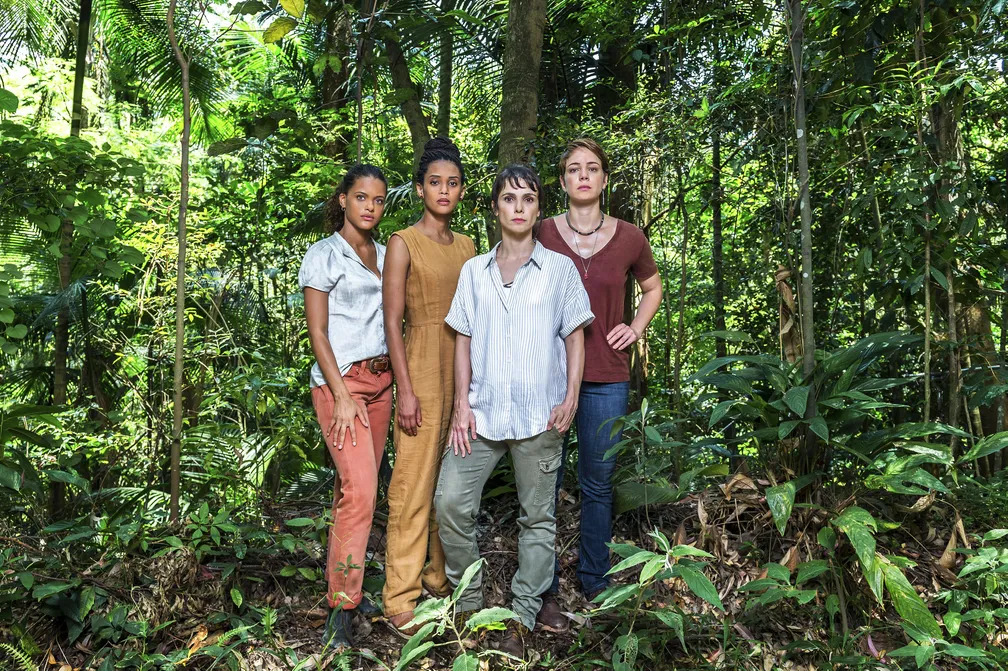 Cartaz do seriado "Aruana", que foca em ativistas que lutam para manter a Amazônia em pé.