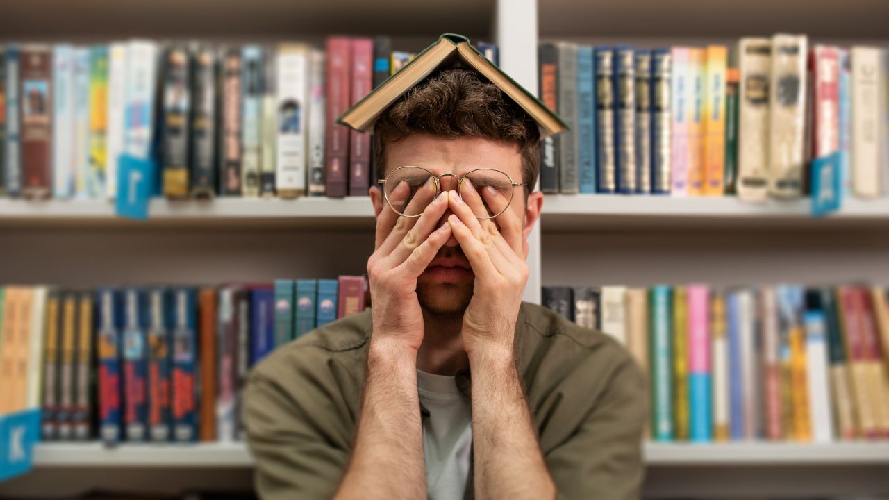 “Aluno” quer dizer sem luz? Entenda o mito sobre a origem da palavra