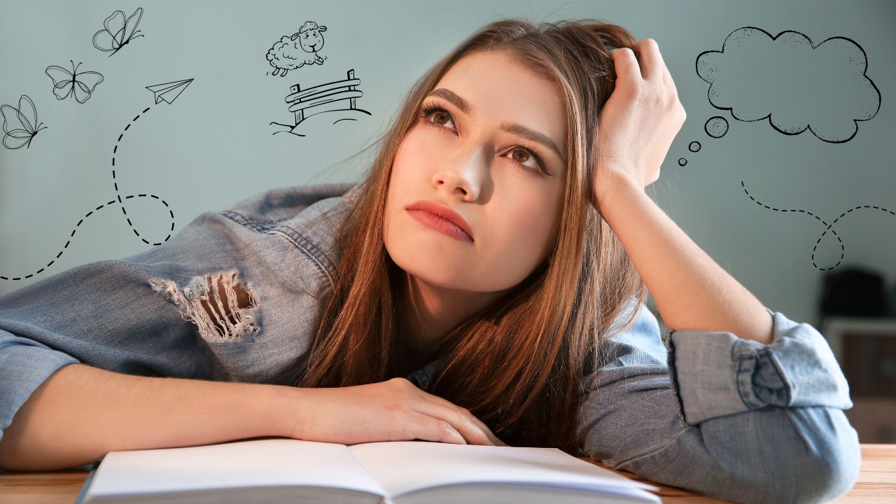 estudante distraída