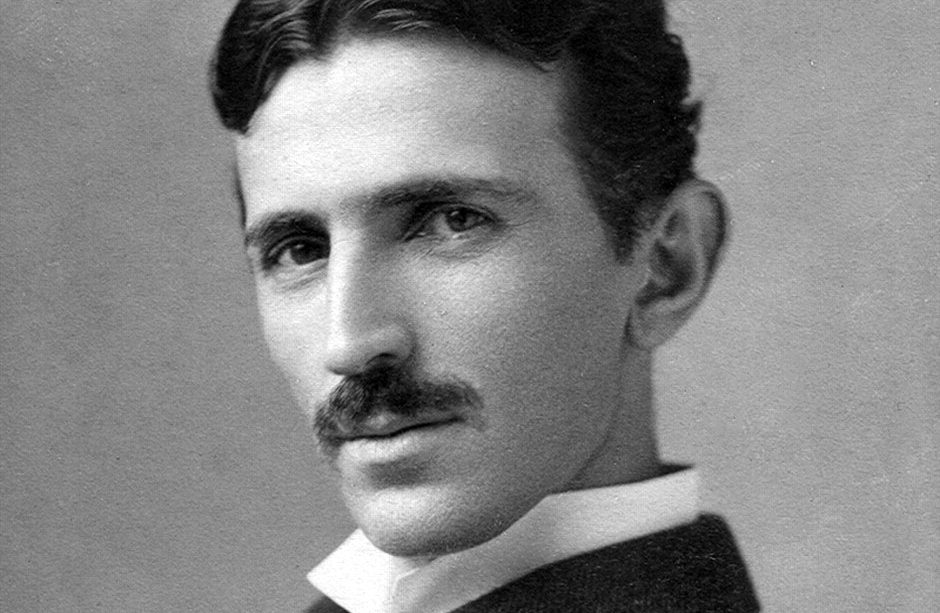O cientista servo-americano Nikola Tesla