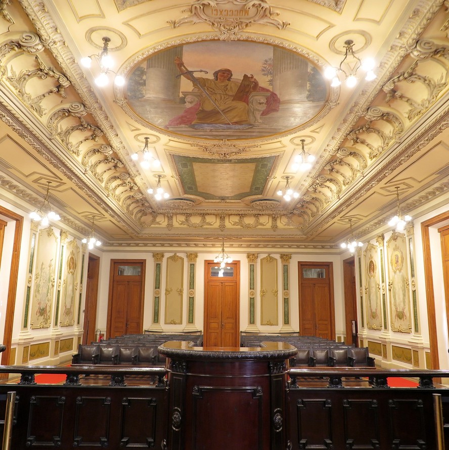 Quem é a figura misteriosa pintada na parede do STF? Concurso dá R$5 mil para quem acertar