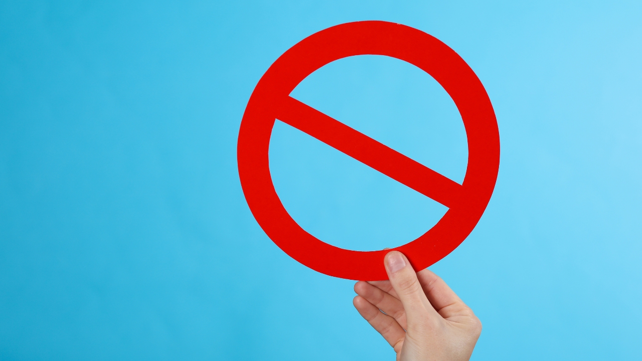 proibido ou proibida